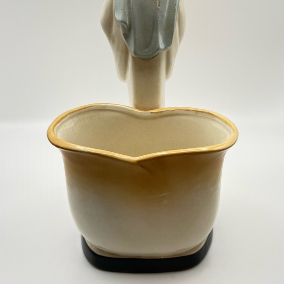 VINTAGE VIRGIN MARY AND BABY JESUS
PORCELAIN CERAMIC FIGURINE PLANTER - Picture 3 of 8